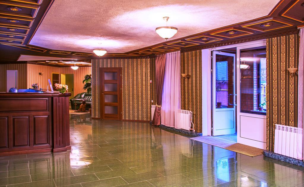 Britaniya Hotell Kharkiv Eksteriør bilde